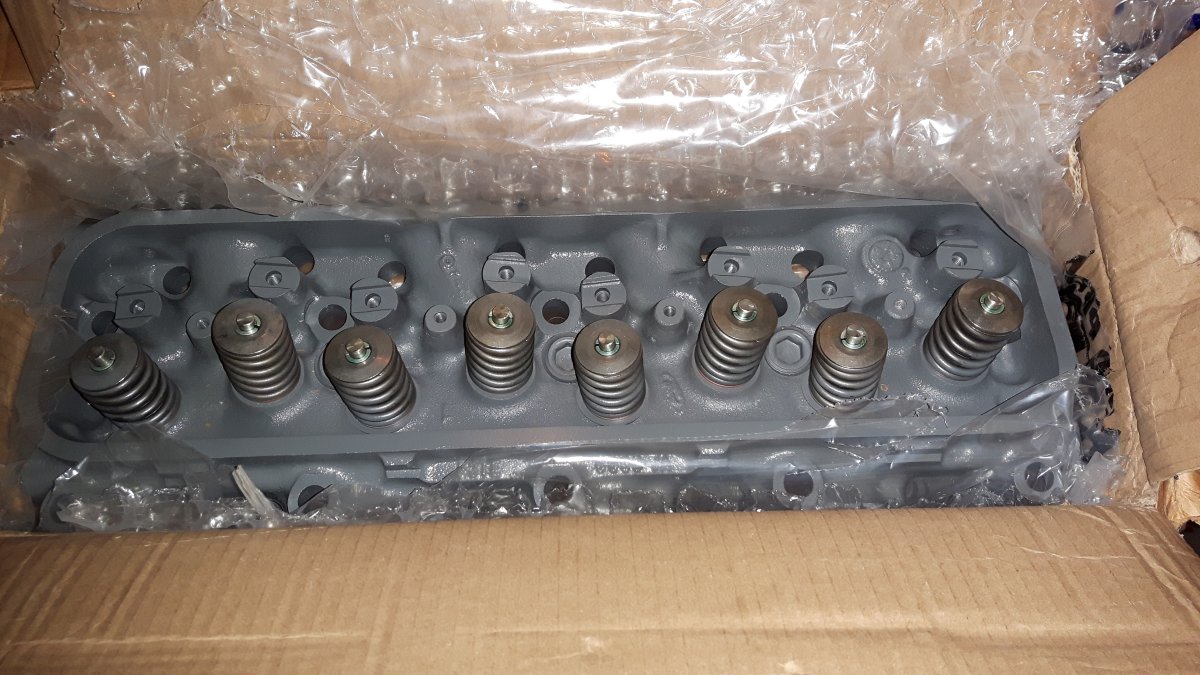 1096 Ford 460 Engine Cylinder Head - Image 8