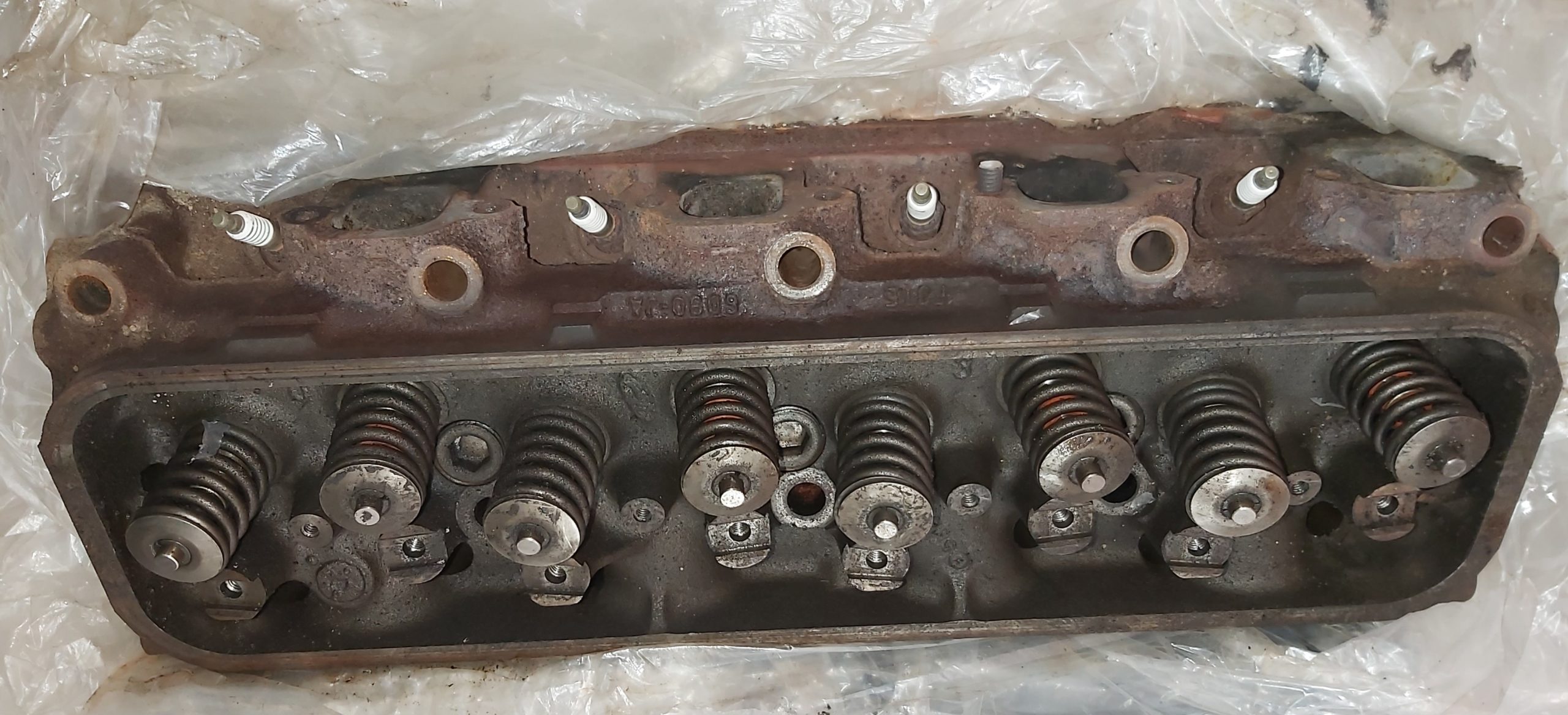 1096 Ford 460 Engine Cylinder Head